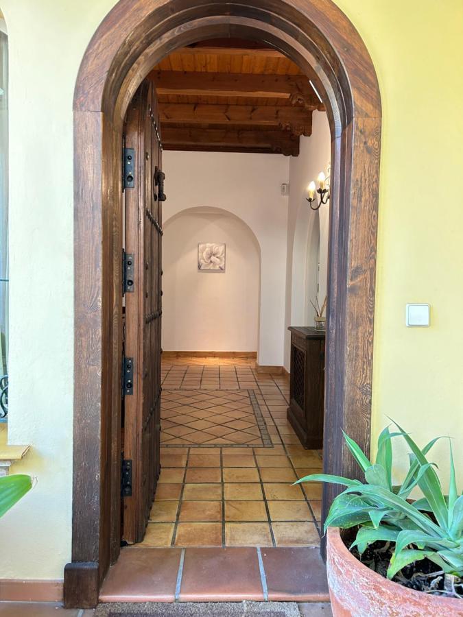 Villa Close To The Beach In Marbella Buitenkant foto