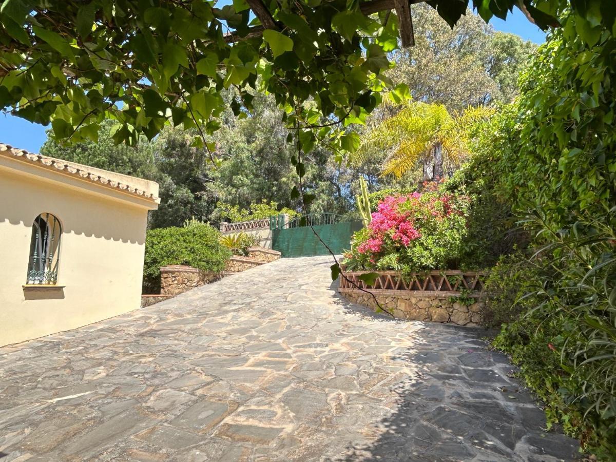 Villa Close To The Beach In Marbella Buitenkant foto
