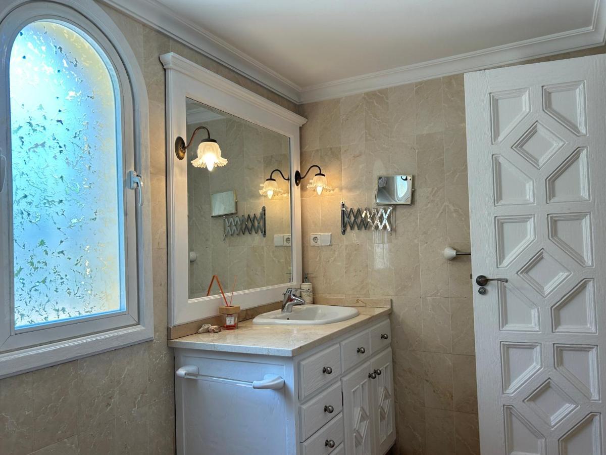 Villa Close To The Beach In Marbella Buitenkant foto